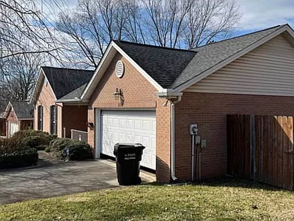 2nd image of 8426 Lesley Marie Ln