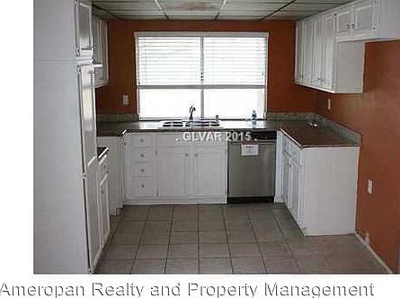 3rd image of 4600 Valley Dr