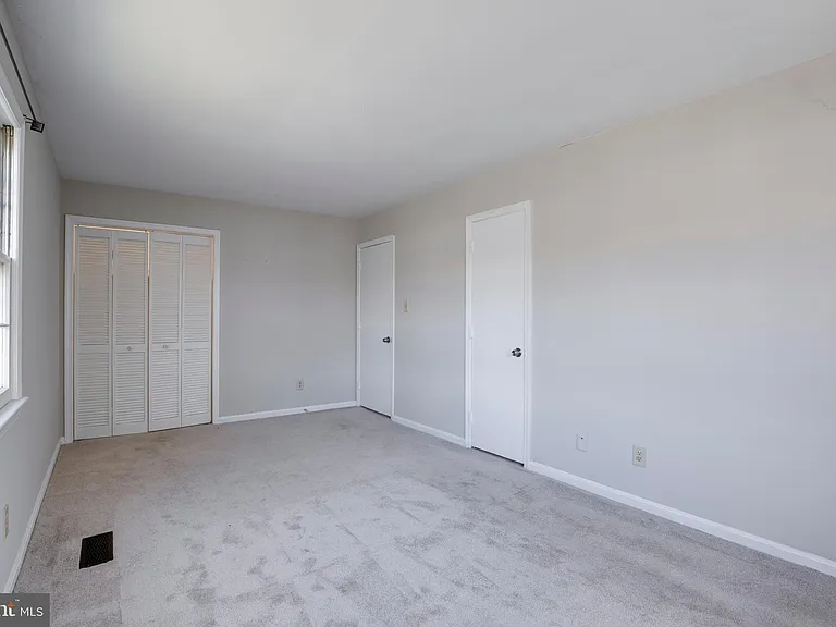 322 Clay St — Photo 29