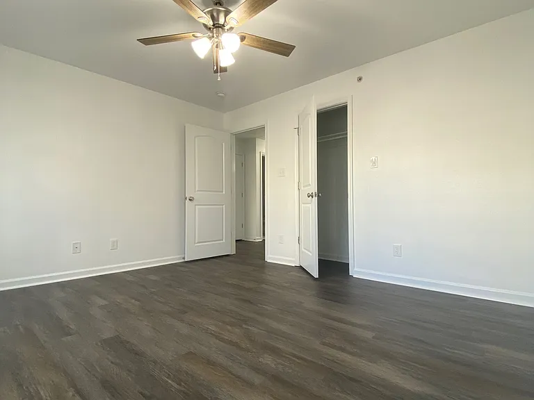 2409 Arctic Ave #202 — Photo 14