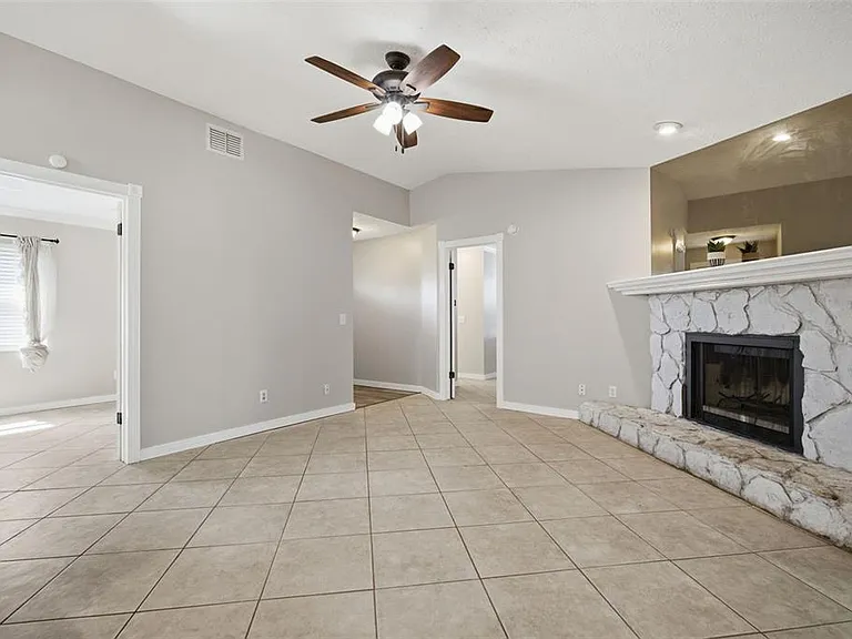 7403 Providence Rd — Photo 25