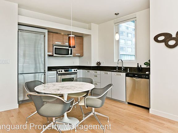 4th image of 300 Berry St Unit 1508