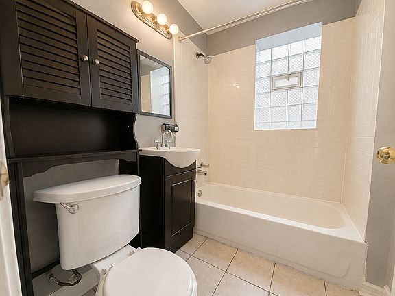 5th image of 2415 N Oak Park Ave #Be