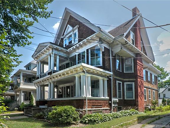 4th image of 90 Linden St Unit 2