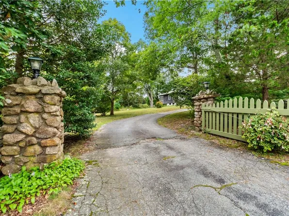 808 Ten Rod Rd, Exeter, RI 02822