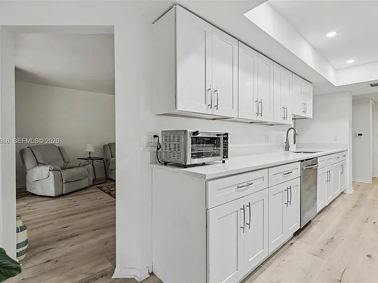 1410 Sheridan St #12I — Photo 9