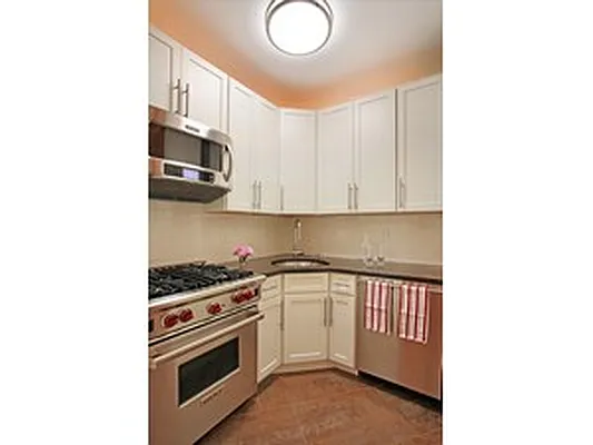 Sold by Corcoran | media 5