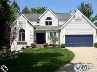10609 Swallowtail Ct, South Lyon, MI 48178