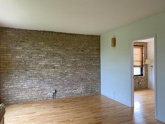 4th image of 4632 N Beacon St #3A