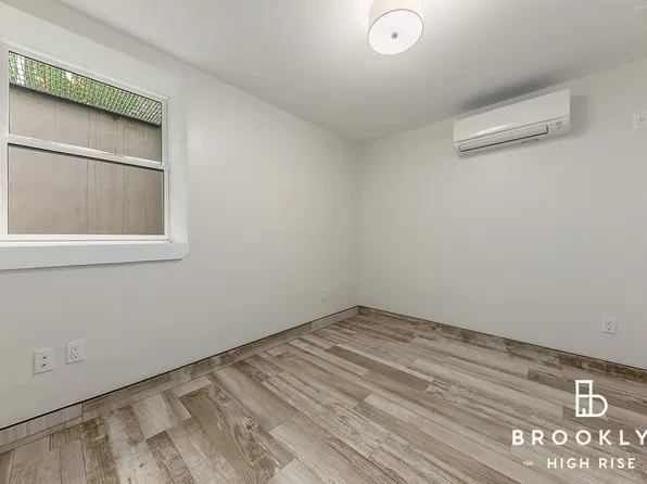 1692 Pacific Street image 8 of 10