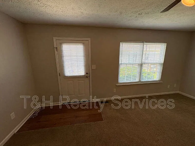 520 S Pike St — Photo 3