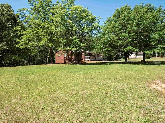 4th image of 1880 Holman Rd