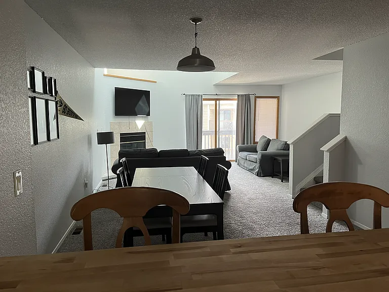 2823 Springdale Ln — Photo 2