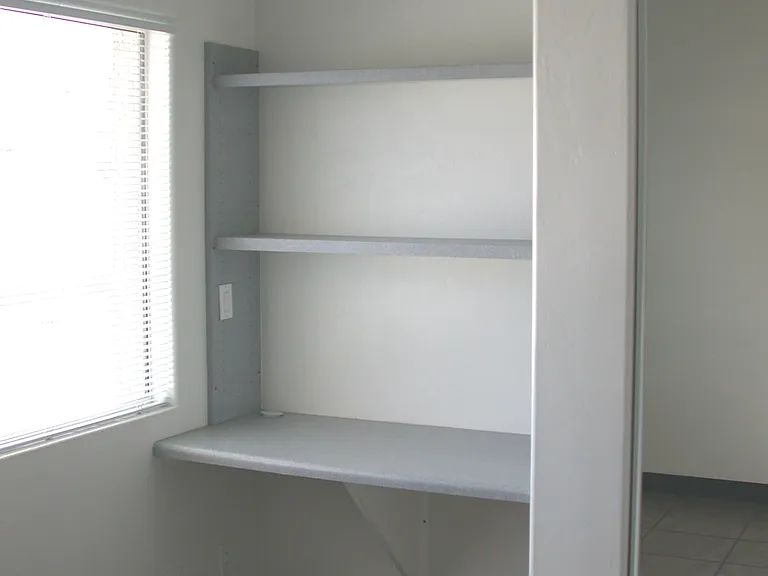 515 E Lester St — Photo 12