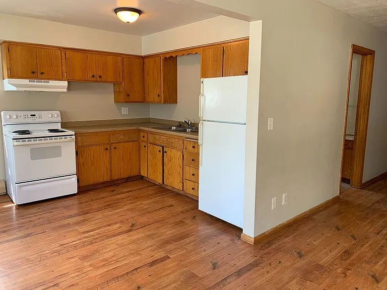 College Park Apartments — Photo 102