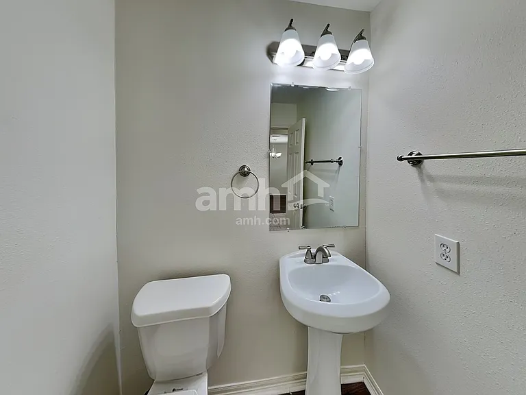 6027 Coventry Fls — Photo 8