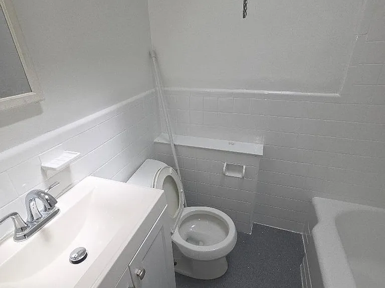 83 Chester Ave — Photo 6