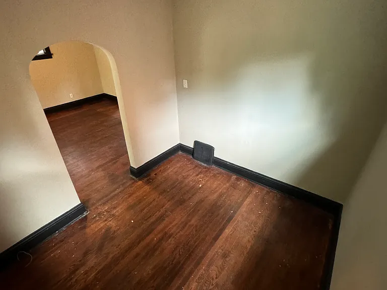 1144 W Jefferson Blvd #1 — Photo 17