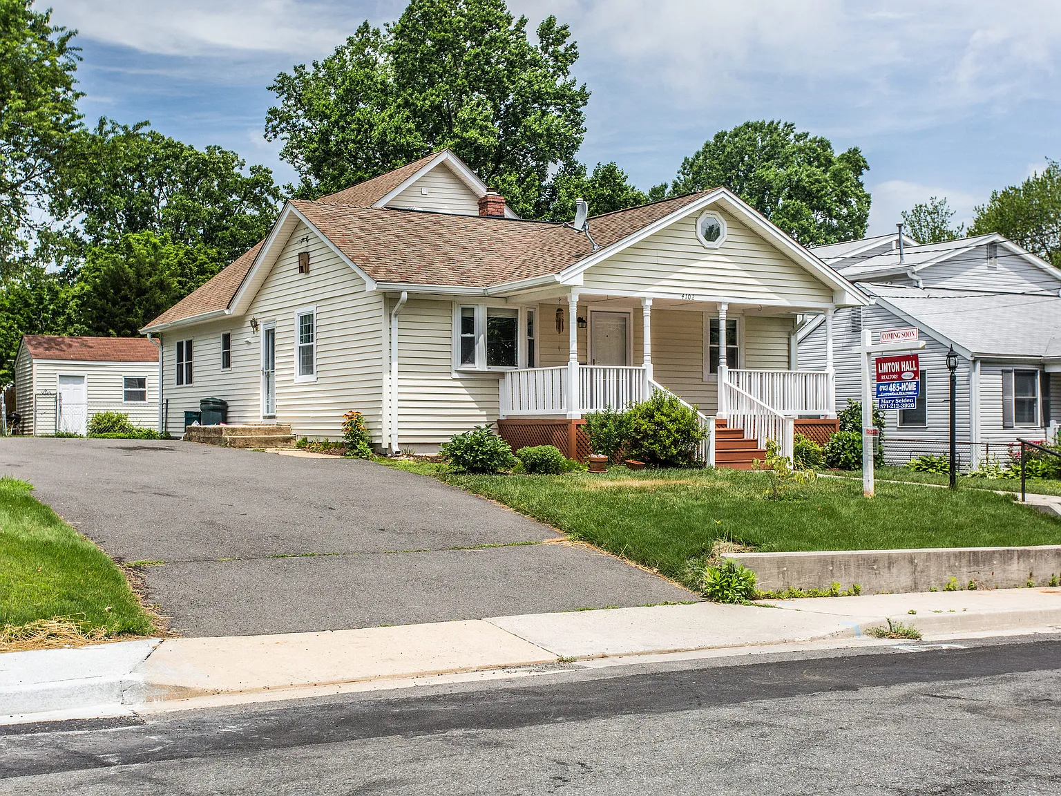 4102 Woodland Dr photo 1