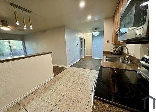 2nd image of 1661 Bayview Heights Dr Unit 21