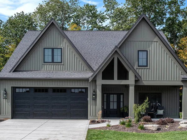 8493 Ravinewood Dr #5, Jenison, MI 49428