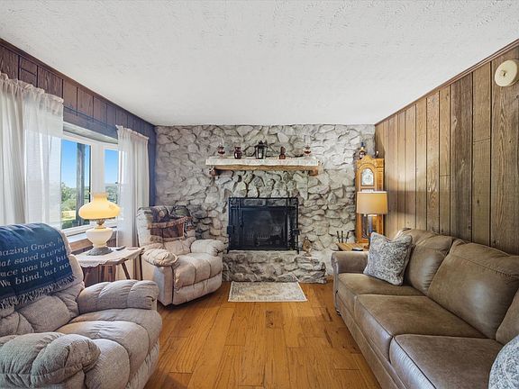 4th image of 4084 Bradley Rd
