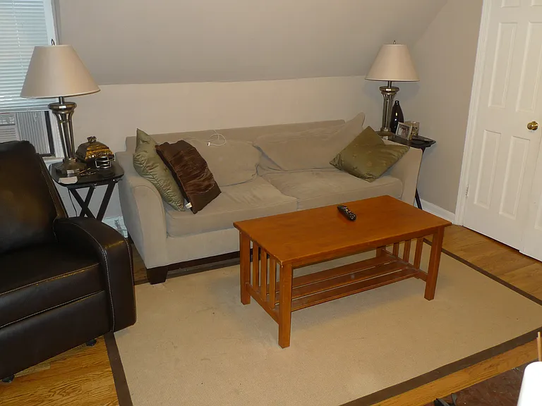 1210 W Oakdale Ave #D — Photo 1
