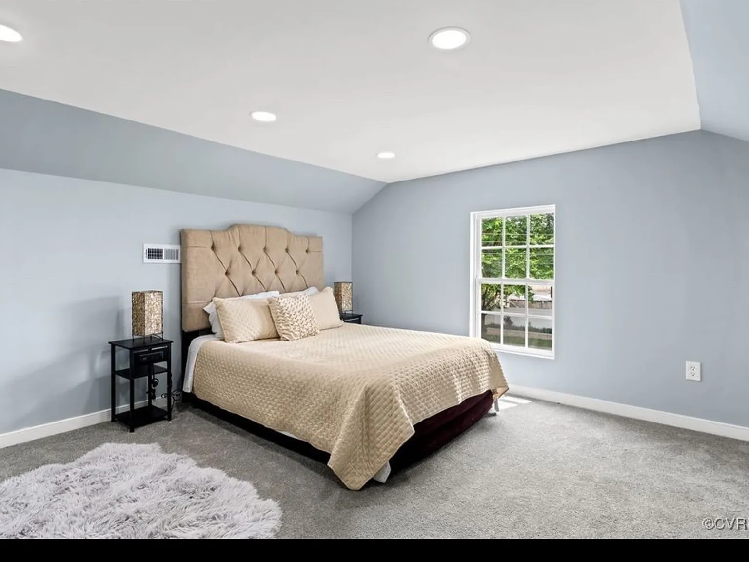 4 bed, 2091 sqft, $1,025 — Photo 1