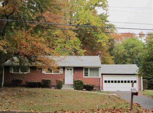 10 Stephanie Ln, Poughkeepsie, NY 12603