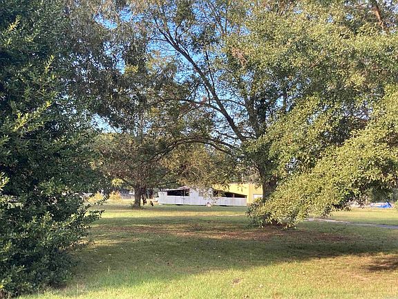 3rd image of 13901 Saddle Wood Dr