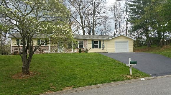 1st image of 5 Sleepy Hollow Ln