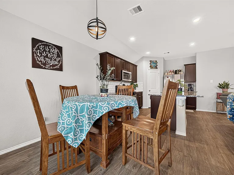 811 Petunia Falls Ln — Photo 19