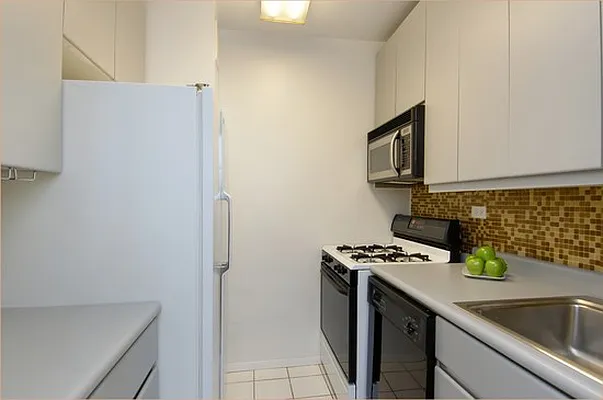 Rented by Corcoran | media 12