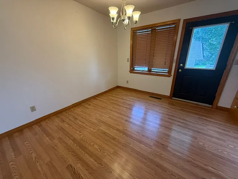 3202 Chatham Dr — Photo 3