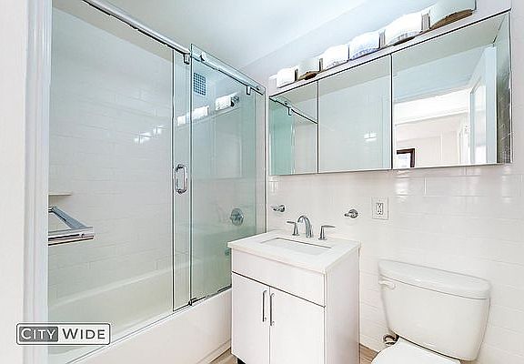 5th image of 96 5th Ave APT 16F