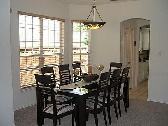 4th image of 4309 Longfellow Dr