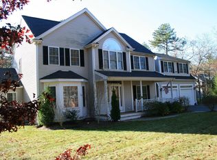 9 Bog Hollow Dr, Plymouth, MA 02360