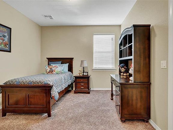 5th image of 12409 Pleasant Crest Ave