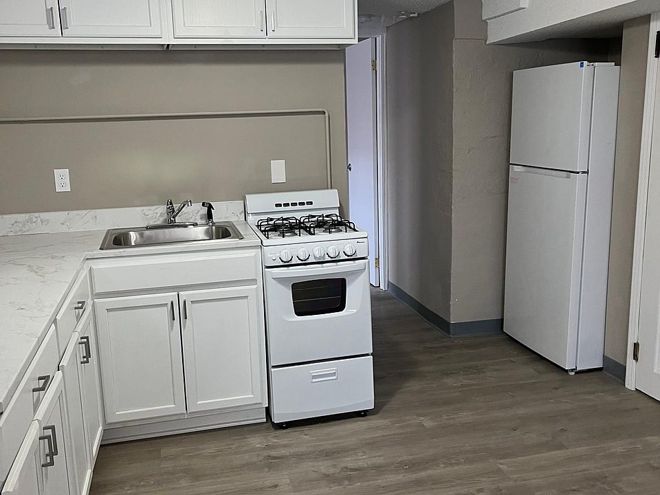 1st image of 990 Grand Ave APT B2