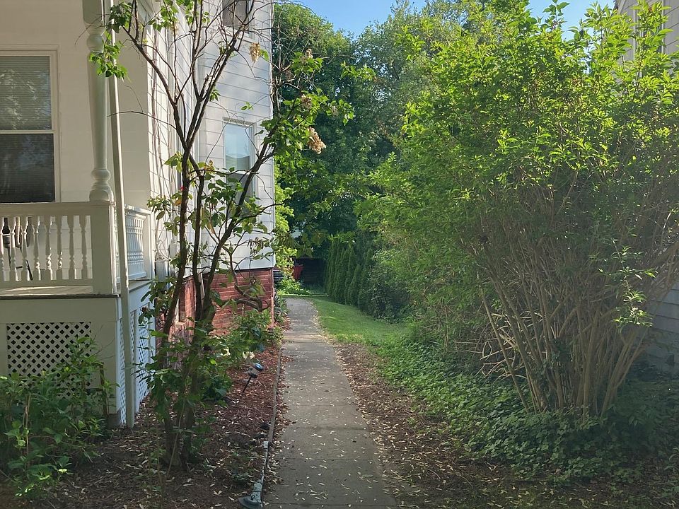 right side walkway