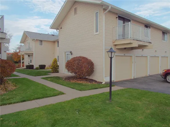 493 Eastbrooke Ln, Rochester, NY 14618