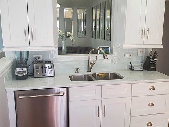 4th image of 177 Shorewood Dr
