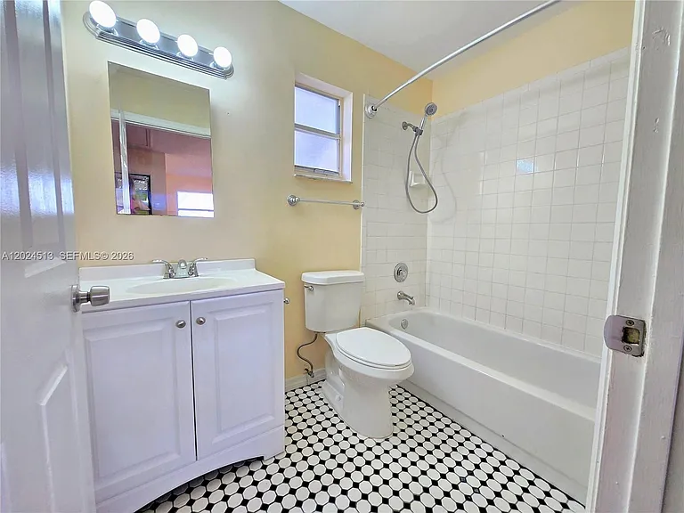 854 SW 8th Pl — Photo 14