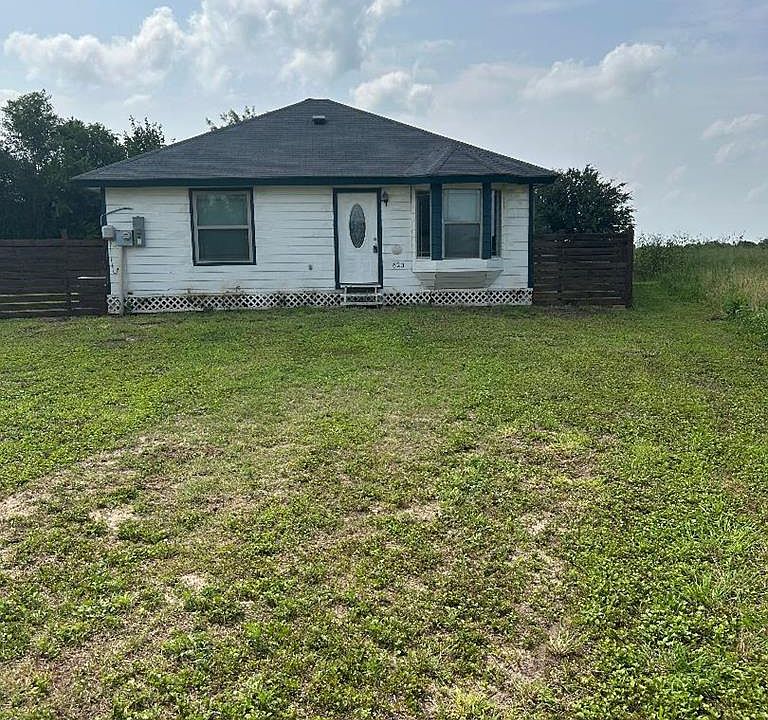 1st image of 623 NW Fleming Ave Lot 7