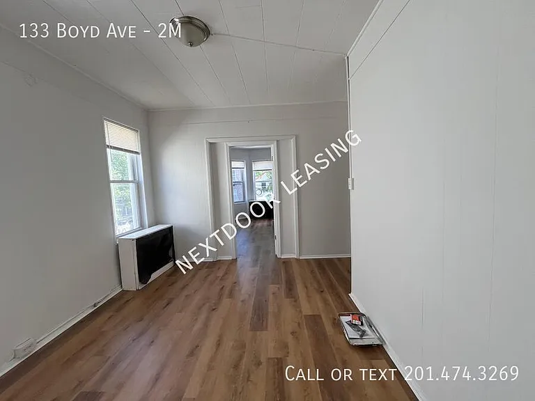 133 Boyd Ave #2M — Photo 4