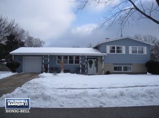 1021 Darlington Ln, Crystal Lake, IL 60014