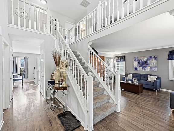 5th image of 7301 Chestnut Hills Blvd
