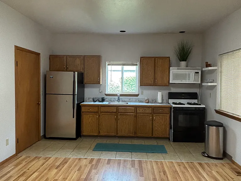 122 K St NE — Photo 8