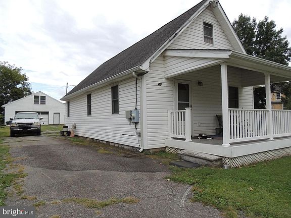 2nd image of 40 Beech Ave