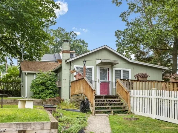 131 New York Ave, Jefferson Twp., NJ 07849